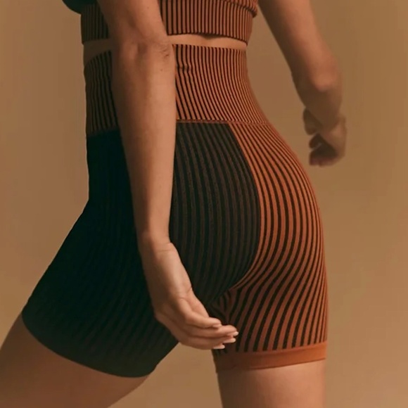 NWOT FP Movement Stripe Mixing Short / Black + Myrrh Combo M/L - Picture 5 of 11